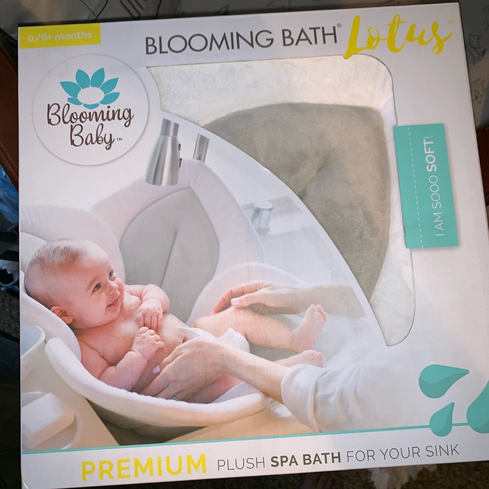 Blooming Bath Lotus